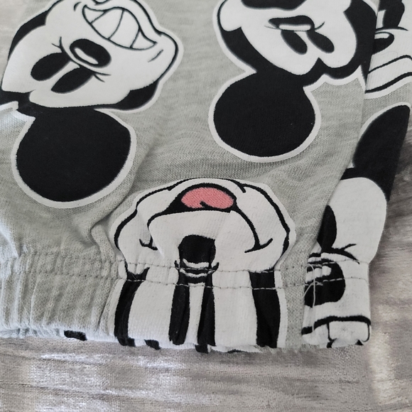 Disneyland hoodie and sweatpants - Picture 9 of 10